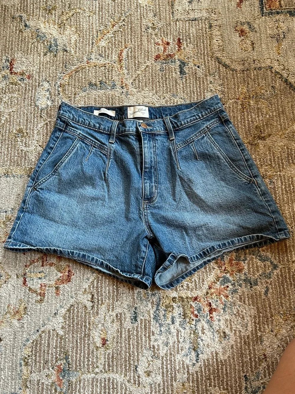 Universal Thread Blue High-Waist Pleated Denim Shorts